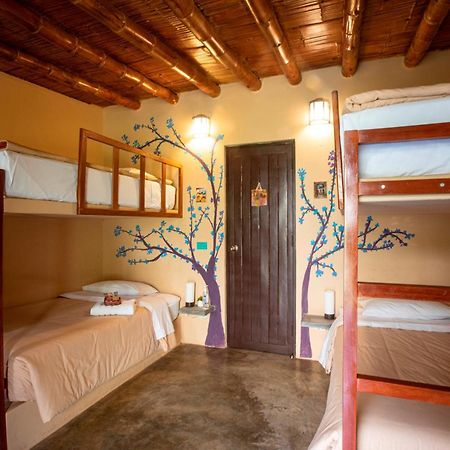 La Confianza Hotel Lunahuana Phòng bức ảnh