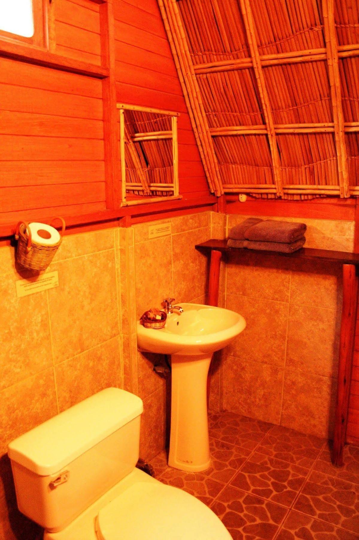 La Confianza Hotel Lunahuana Ngoại thất bức ảnh